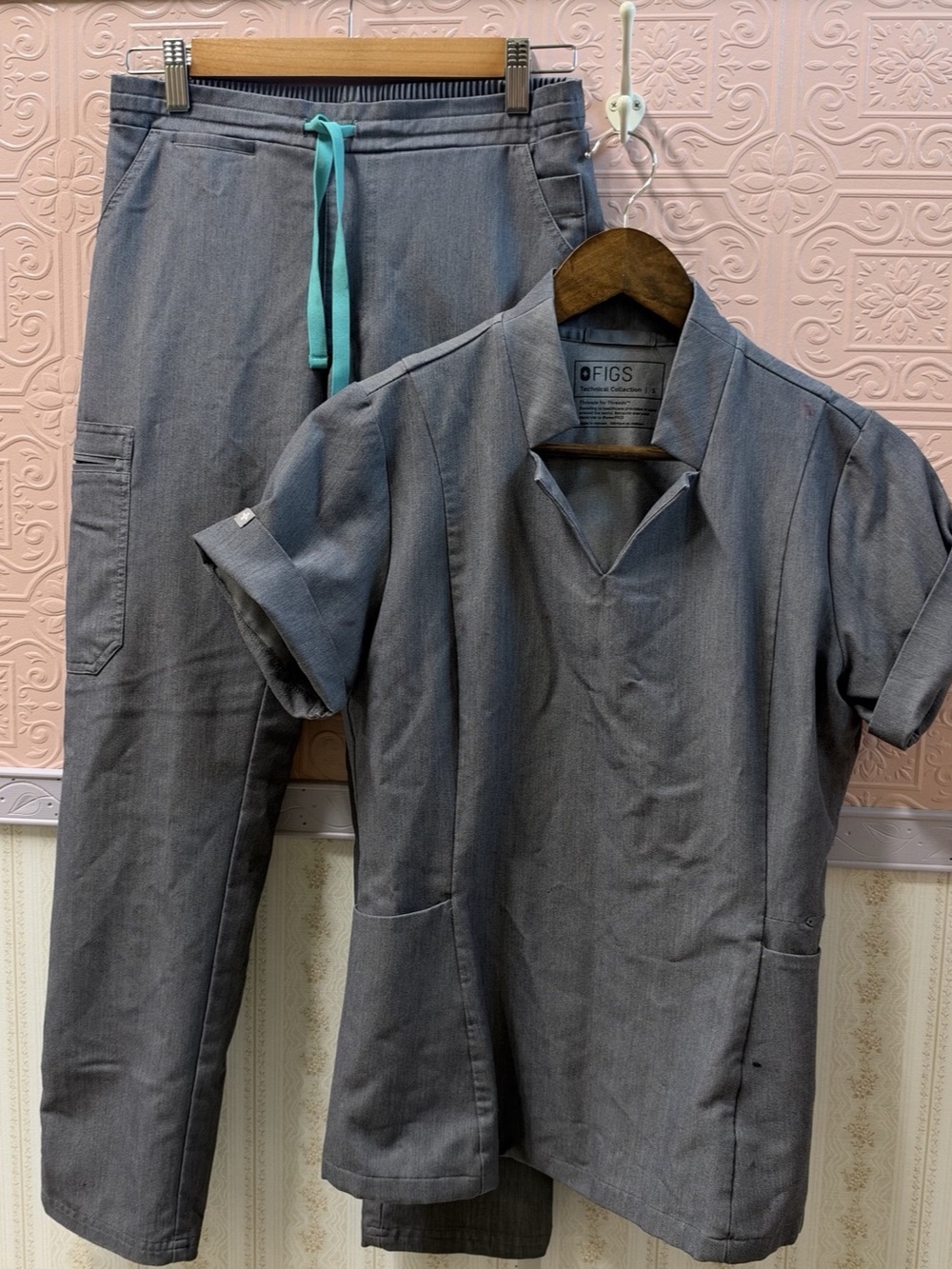 FIGS Technical Collection Gray Scrub Set Size Small